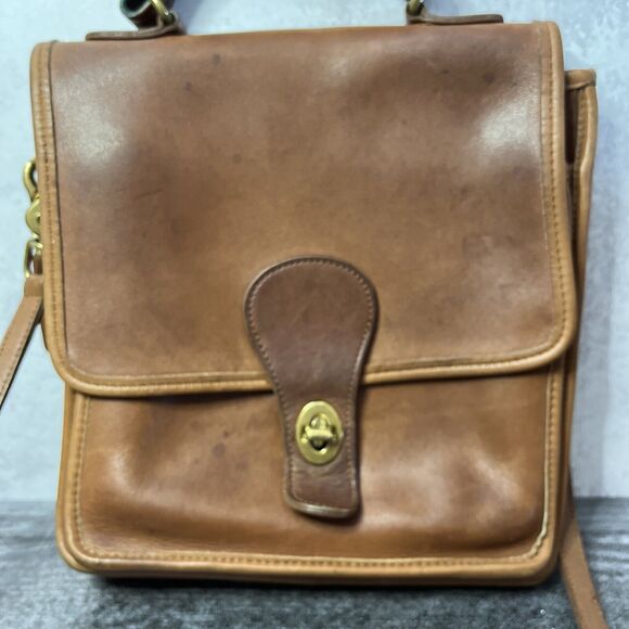 Vintage Coach Brown Leather Messenger Bag C6L5130. (MN) - Picture 14 of 16